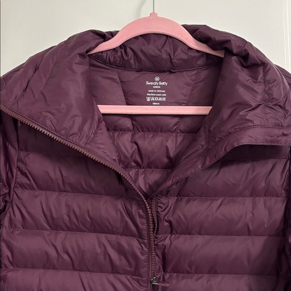 Sweaty Betty Pathfinder Lightweight Packable Jacket in Plum Red Size Medium - Picture 8 of 11